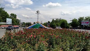 Kirgizstane iki &scaron;iol daug sovietmečio paminklų ir simbolių