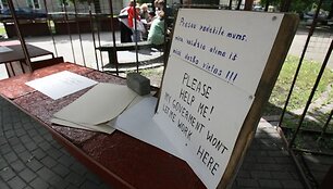 Pilies gatvės prekybinikai vakar surengė protestą prie&scaron; naujas stogines.