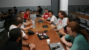 Į stažuotę i&scaron;važiavę jaunuoliai tam tikrą laiką dirba užsienio bendrovėje ir gauna už tai atlyginimą.