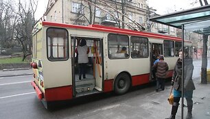 Praėjusią savaitę &bdquo;Vilniaus troleibusams&ldquo; pradėjęs vadovauti V.Stri&scaron;ka sako jau pradėjęs kalbėti su profsąjungomis apie tai, kaip galėtų pagerinti vairuotojų darbo sąlygas ir užtikrinti jų saugumą darbo metu.