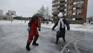 Dauguma čiuožyklų įrengtos prie mokyklų ar daugiabučių kiemuose esančiose sporto aikštelių. 