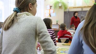 Taupymas &scaron;vietimo įstaigų darbuotojus privers i&scaron;leisti nemokamų atostogų. 