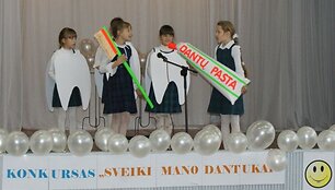 &bdquo;Sveikiausių dantukų&ldquo; konkursą laimėjo S.Dacho mokyklos auklėtiniai.