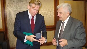 A.Ažubalis susitiko su Klaipėdos meru R.Tara&scaron;kevičiumi.  