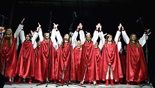 Publikai pristatomas jubiliejinis &bdquo;Junior City Jazz&rdquo; koncertas.