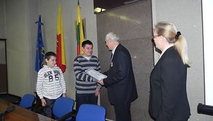Prizą atsiėmė filmuko nugalėtojai.