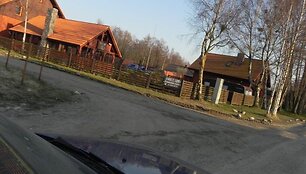 Karklėje ketvirtadienį buvo pavogti du automobiliai.