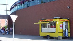 Prie prekybos centrų įrengti kioskus bus sunkiau.