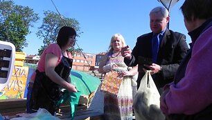 Pirmuoju pirkėju tapo Klaipėdos meras Vytautas Grubliauskas.