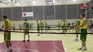 Klaipėdoje krep&scaron;ininkai treniruojasi LCC tarptautinio universiteto sporto salėje.