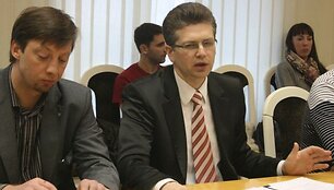 Anot Aro Mile&scaron;kos (centre) finansavus kai kurias priemones, miesto biudžetas i&scaron;laidas jau po kelerių metų susigrąžintų. 