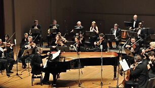 Tarptautinių konkursų laureatas 56 metų pianistas Aleksandras Paley, garsėjantis fenomenalia atmintimi, daug koncertuoja visoje Europoje, &Scaron;iaurės ir Pietų Amerikoje. Penktadienį jis gros drauge su Klaipėdos kameriniu orkestru.
