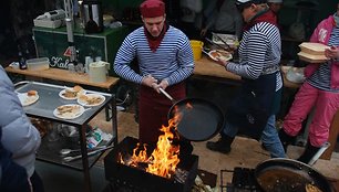 Palangiškiai kviečia atvažiuoti paragauti stintų. 