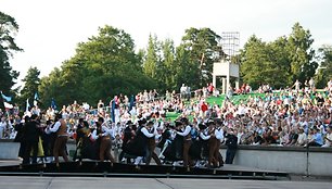 "Europiados" scena šokėjų neatlaikė. 