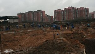Arenos statybose jau dirba beveik &scaron;imtas statybininkų.