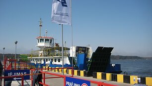 Smiltynės perkėla&ldquo; nusiskundimų i&scaron; keleivių dėl naujos keltų prisi&scaron;vartavimo vietos nebesulaukia &ndash; žmonės jau apsiprato su naujove