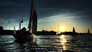 Joninių naktį jachtų regata pirmą kartą surengtą pernai.