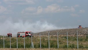 Įsiplieskė gaisras Dumpių sąvartyne.