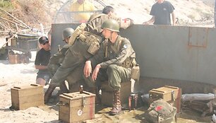 Akimirka i&scaron; juostos &bdquo;I&scaron;gyventi didžiąją dieną&ldquo; filmavimo aik&scaron;telės.
