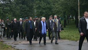 Į tarptautines pratybas atvyko prezidentė su delegacija.