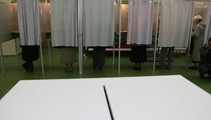 Žmogaus teisių stebėtojai sieks, kad vasarį vyksiantys savivaldos rinkimai būtų nukelti. 