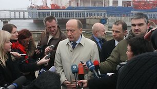 Premjeras Andrius Kubilius patikino, kad dujų terminalas turėtų baigti 2014-aisiais.
