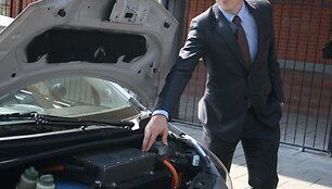 Perdaryta &bdquo;Toyota&ldquo; &ndash; pirmasis lietuvių elektromobilis, kurį bus galima įsigyti. Jo kaina neskelbiama. 