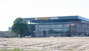 Klaipėdos arena jau pasipuošė iškaba. 