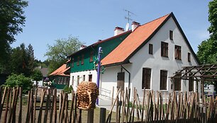 Vydūno kultūros centras po rekonstrukcijos tapo miestelio puo&scaron;mena. 
