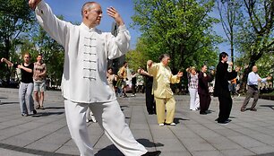&Scaron;ie metai &ndash; Europos vyresnių žmonių aktyvumo ir kartų solidarumo metai.