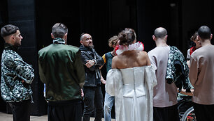 Akimirkos i&scaron; J.Klata spektaklio &bdquo;Borisas Godunovas&ldquo; repeticijos Klaipėdos dramos teatre