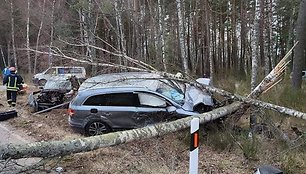 Po avarijos Preiloje prireikė medikų pagalbos abiejų automobilių vairuotojams.