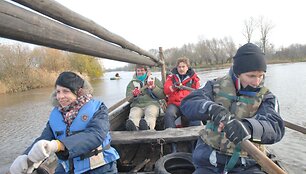 Senovine valtimi jachtos &bdquo;Lietuva&ldquo; įgula apiplaukė Rusnės salą. 
