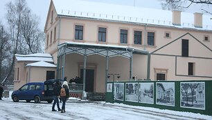Atstatyti Palangos kurhauzo mūrai