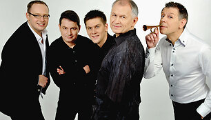 Klaipėdoje gaivinama tradicija Kalėdas sutikti skambant džiazo muzikai. Koncertų salėje Kalėdų vakarą gros ir &bdquo;Jazzway&ldquo;.
