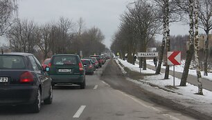 Į Palangą plūdo stintų mėgėjai