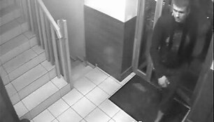 Kameros užfiksavo įtariamąjį dviračio vagyste. 