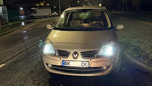 Apie 18.28 val. policininkai „Renault Megane Scenic“ sustabdė Tiekėjų gatvėje.