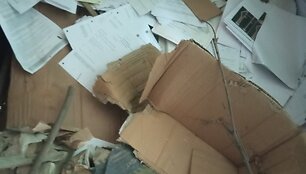Į krosnį buvo ki&scaron;amos statybinės atliekos