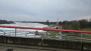 Pirmadienį ledai pajudėjo Pakalnės upėje