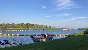 Prie Rusnės vyksta upės gilinimo darbai 