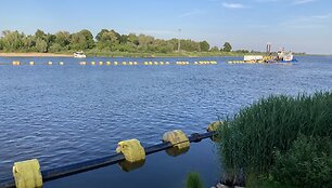 Prie Rusnės vyksta upės gilinimo darbai 