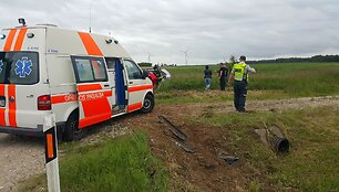 Gaidelių kaime nuo kelio nuvažiavo &bdquo;Opel Vectra&ldquo; su penkiais žmonėmis.