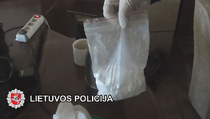I&scaron;sinuomotose patalpose policijos pareigūnai aptiko didelius kvai&scaron;alų kiekius 