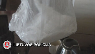I&scaron;sinuomotose patalpose policijos pareigūnai aptiko didelius kvai&scaron;alų kiekius 