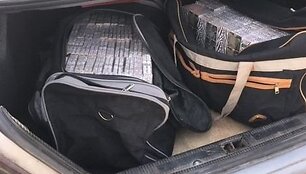 Automobilyje aptikta kontrabanda