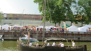 Tradicinių ir istorinių laivų paradas „Dangės flotilė“ pristato  jūrinę Lietuvos kultūrą ir tradicijas. 