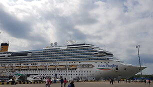 Uostamiestyje vie&scaron;i didžiulis kruizinis laivas &bdquo;Costa Pacifica&ldquo;