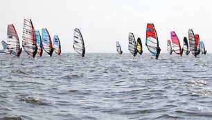 Kintuose organizuojamas tradicinis Burlenčių ir irklenčių maratonas.