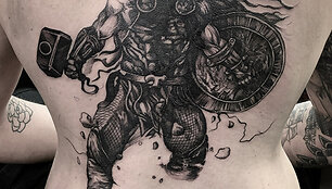 D.Djačkovas ir jo i&scaron;pie&scaron;tos tatuiruotės